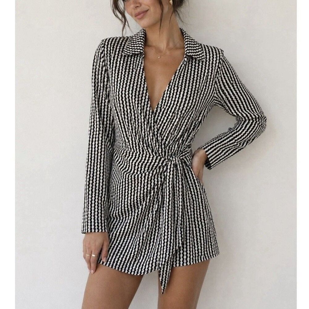 H&M Black White Abstract Stripe Wrap Shirt Dress Size XL Long Sleeve Mini
